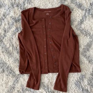 American Eagle long sleeve button down shirt